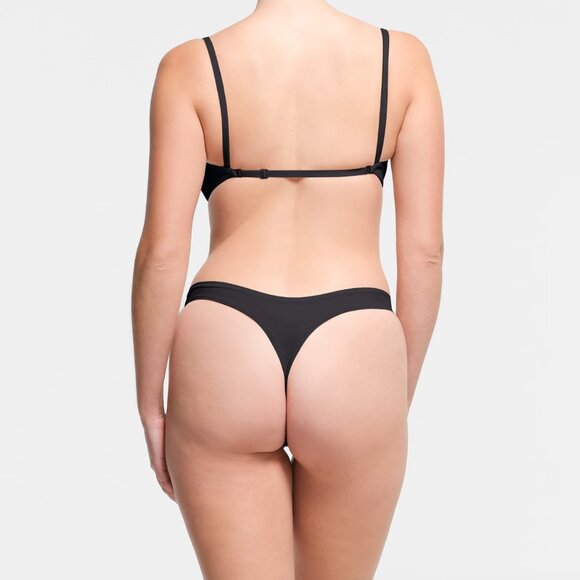 SKIMS MULTI-WAY BRA - Picture 5 of 6